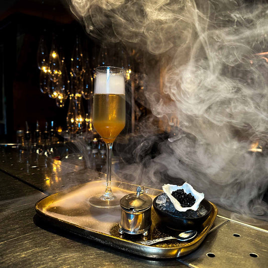 Cocktails drinken in Amsterdam. Cocktail Hotspots, NJOY Cocktailbar AMS cocktail masterclass workshop