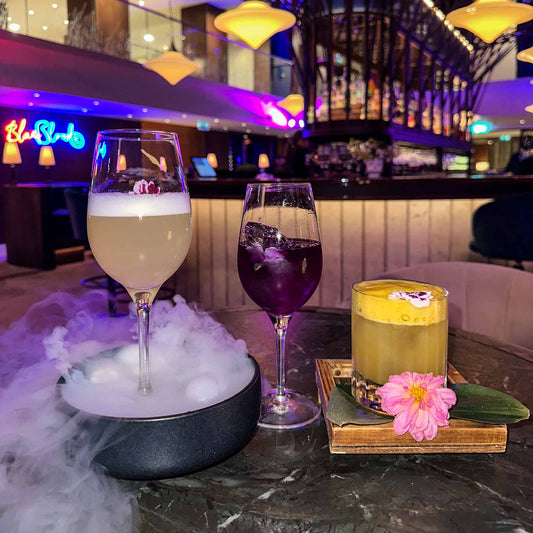 Cocktails drinken in Den Haag. Cocktail Hotspots, Blue Blood Hilton. Cocktailbar Den Haag Zuid-Holland