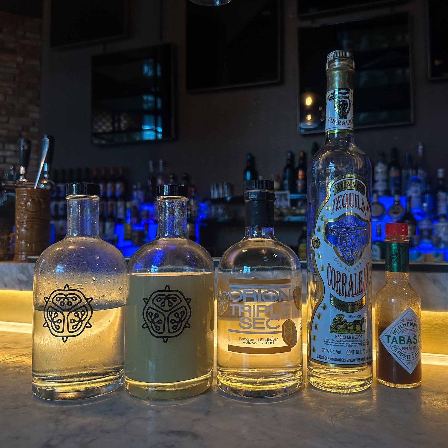 Spicy Margarita – Een pittige twist op de klassieke cocktail, met tequila, Triple Sec, limoen en een kick van Tabasco. Ontdek hoe je deze tijdloze favoriet zelf maakt! Cocktail Hotspots recept