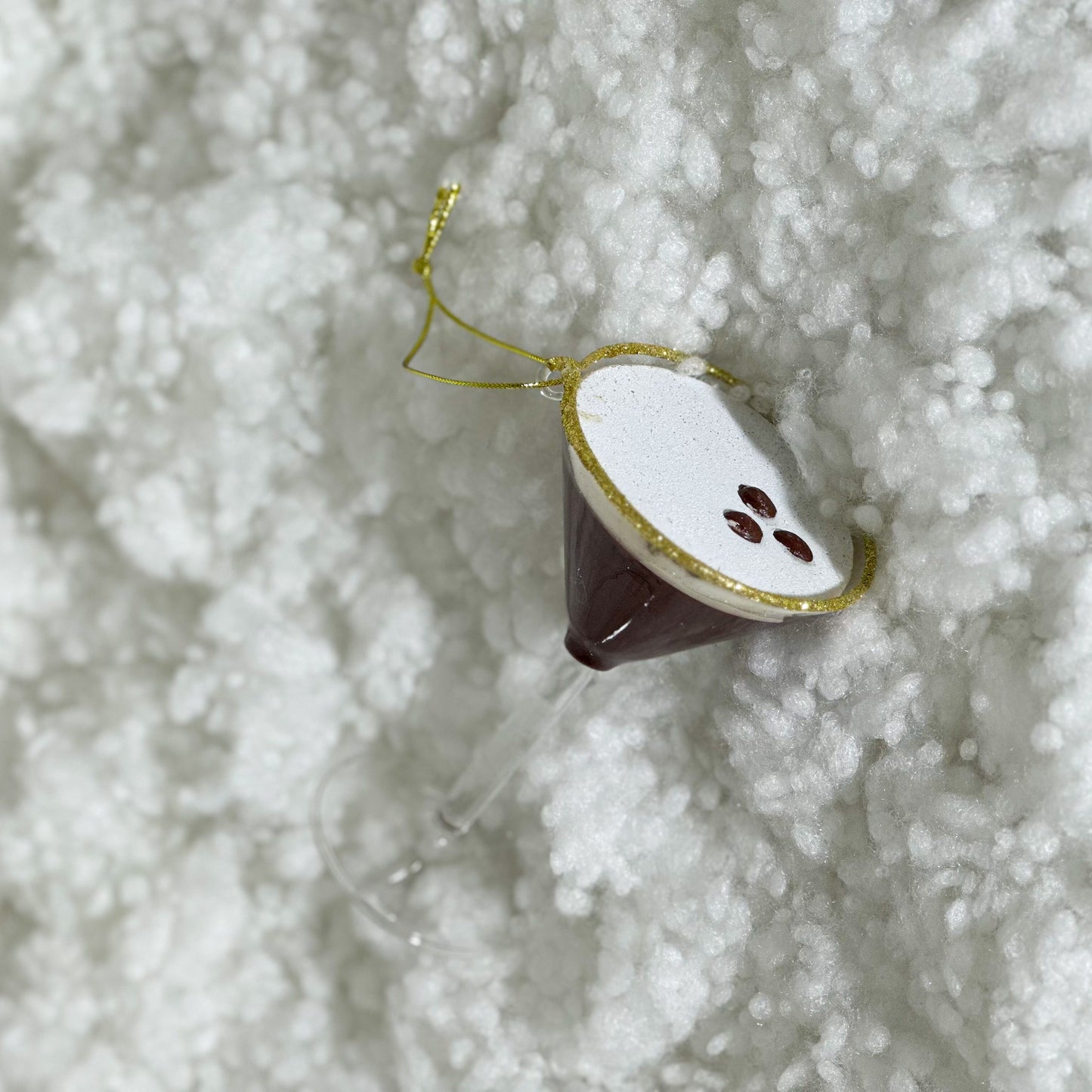 Espresso Martini Kerstbal – Stijlvolle glazen eyecatcher van 6,7×6,7×11,3 cm voor een feestelijke kerstboom!