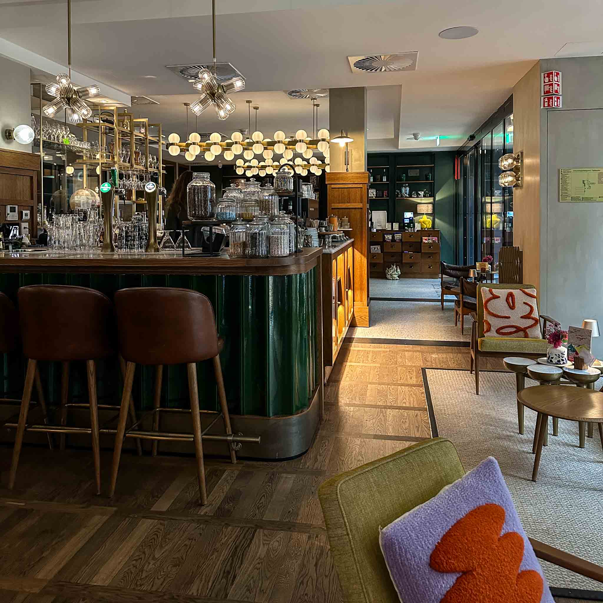 The Hague Cocktail Week 2025.
Cocktails drinken in Den Haag. Cocktail Hotspots, The Collector. Hotel Den Haag