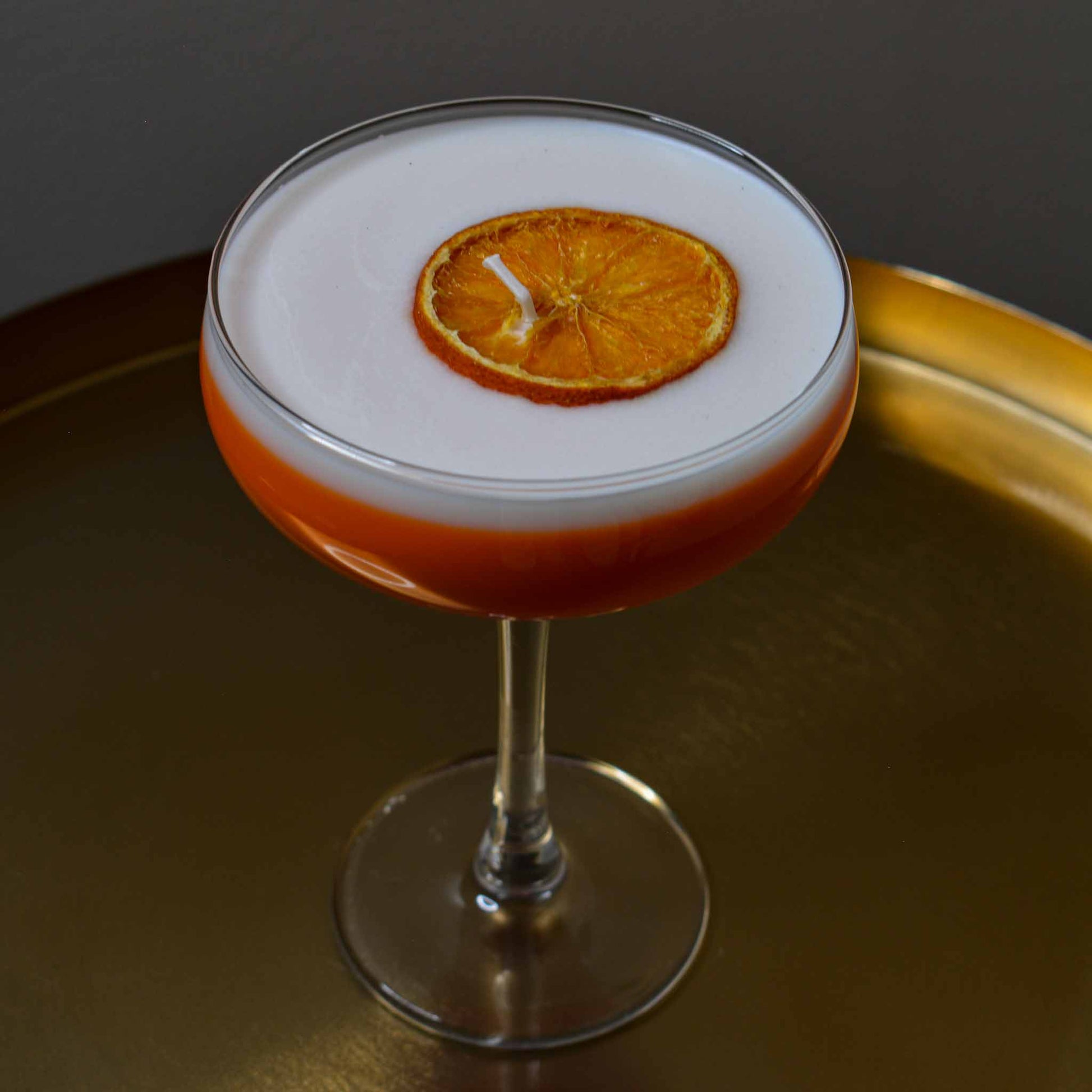 Cocktailkaars Pornstar Martini geel, sojawas kaars in martiniglas. Decoratie en kaarsen in huis.