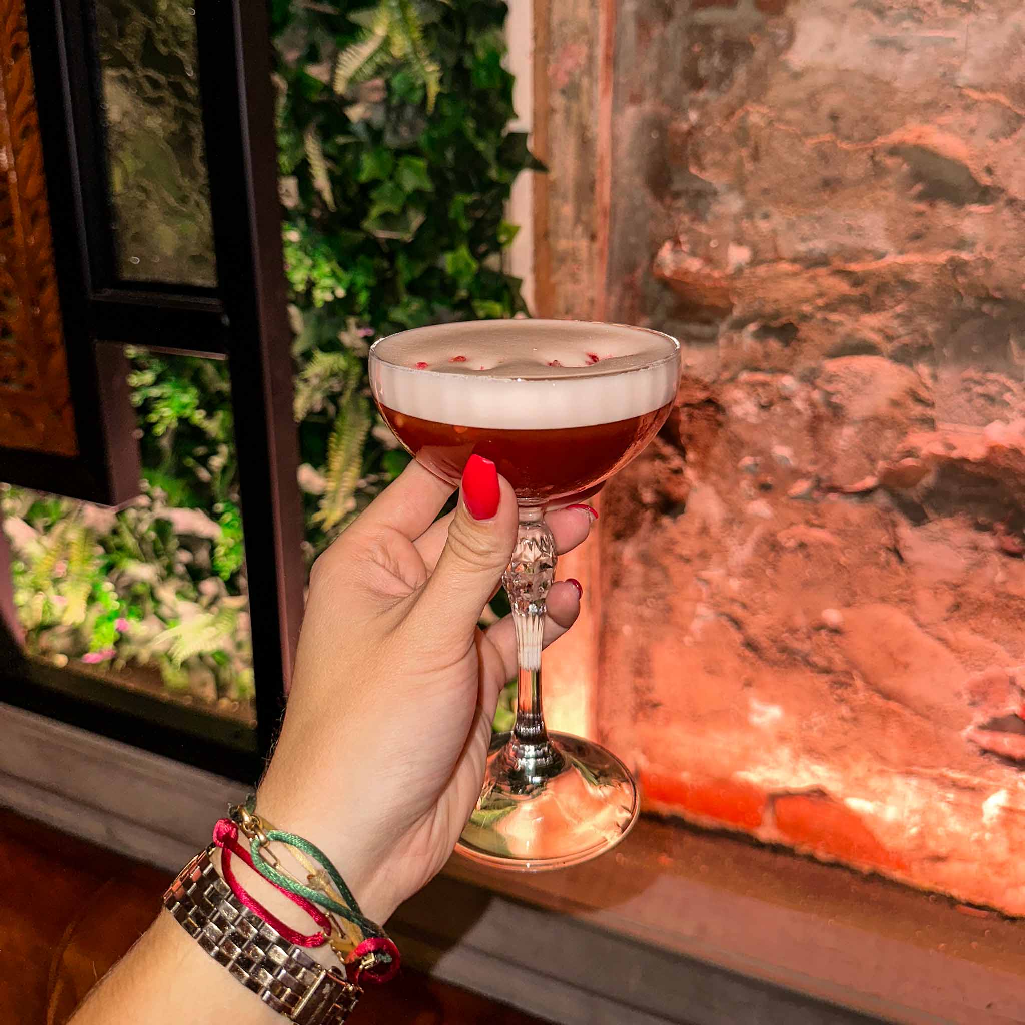 The Hague Cocktail Week 2025.
Cocktails drinken in Den Haag. Cocktail Hotspots, La Mian. Cocktailbar Den Haag