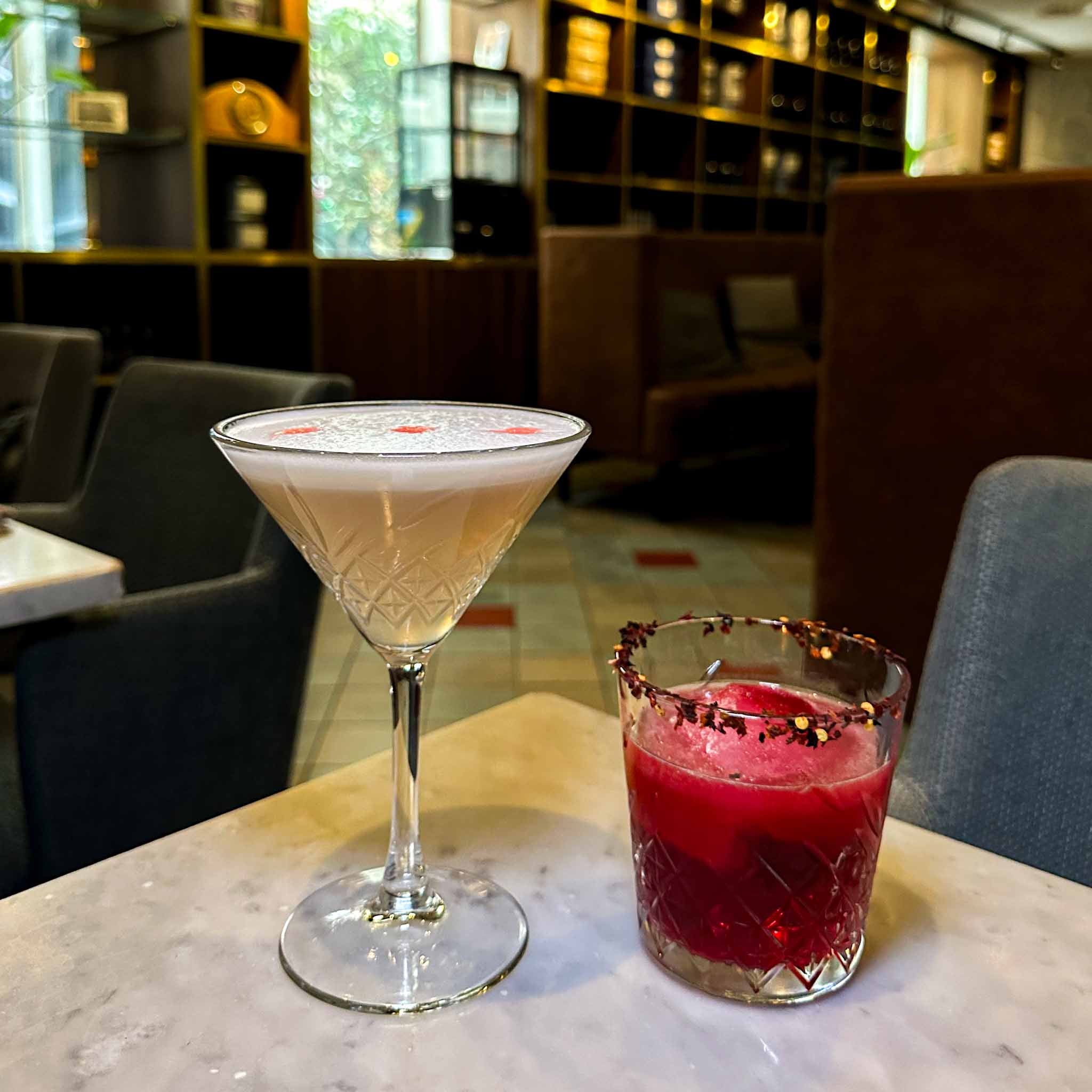 Pressroom, Amsterdam: bar in historisch pand met knipoog naar drukkerij-verleden.