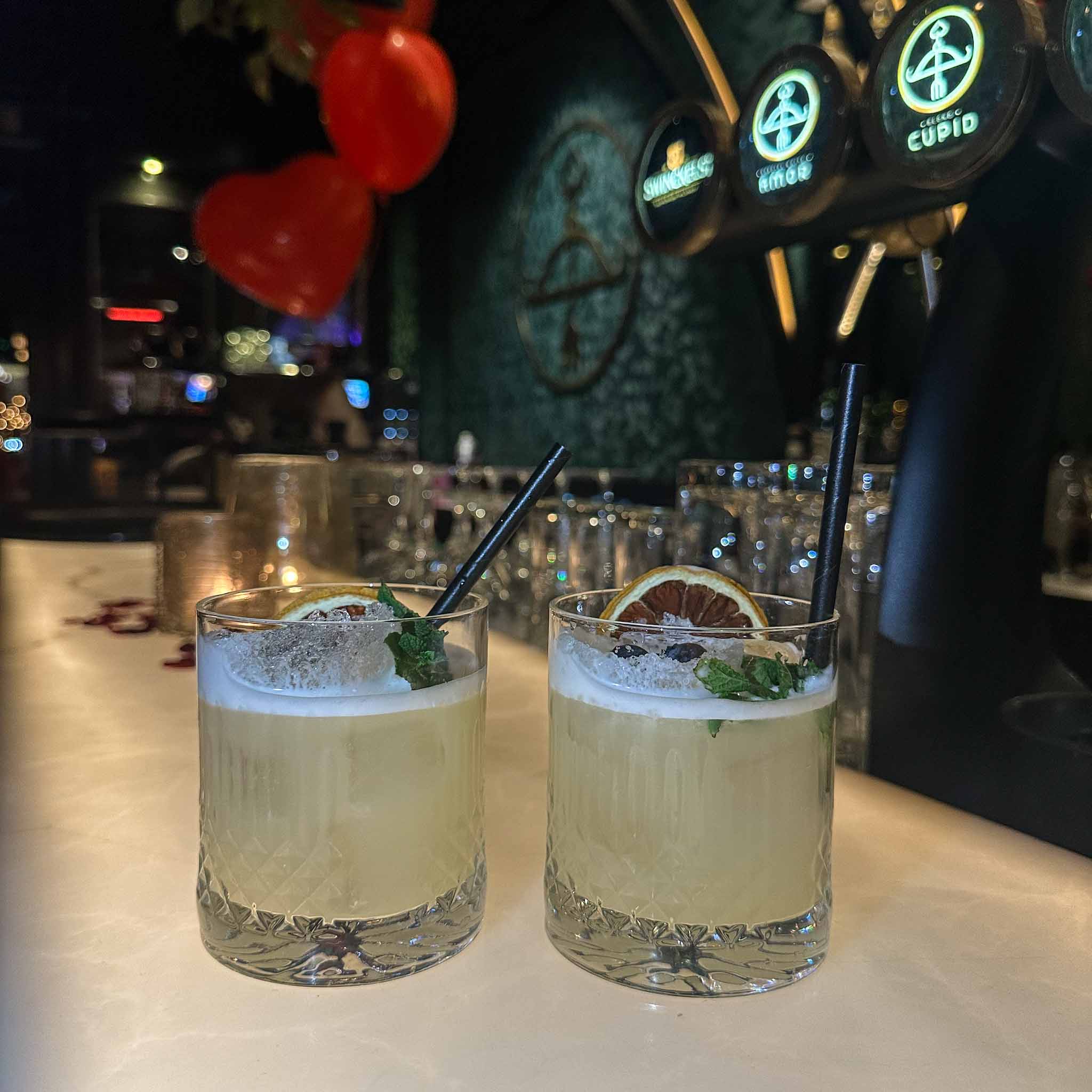 Cocktails drinken in Eindhoven. Cocktail Hotspots, Luzt. Cocktailbar Eindhoven Brabant