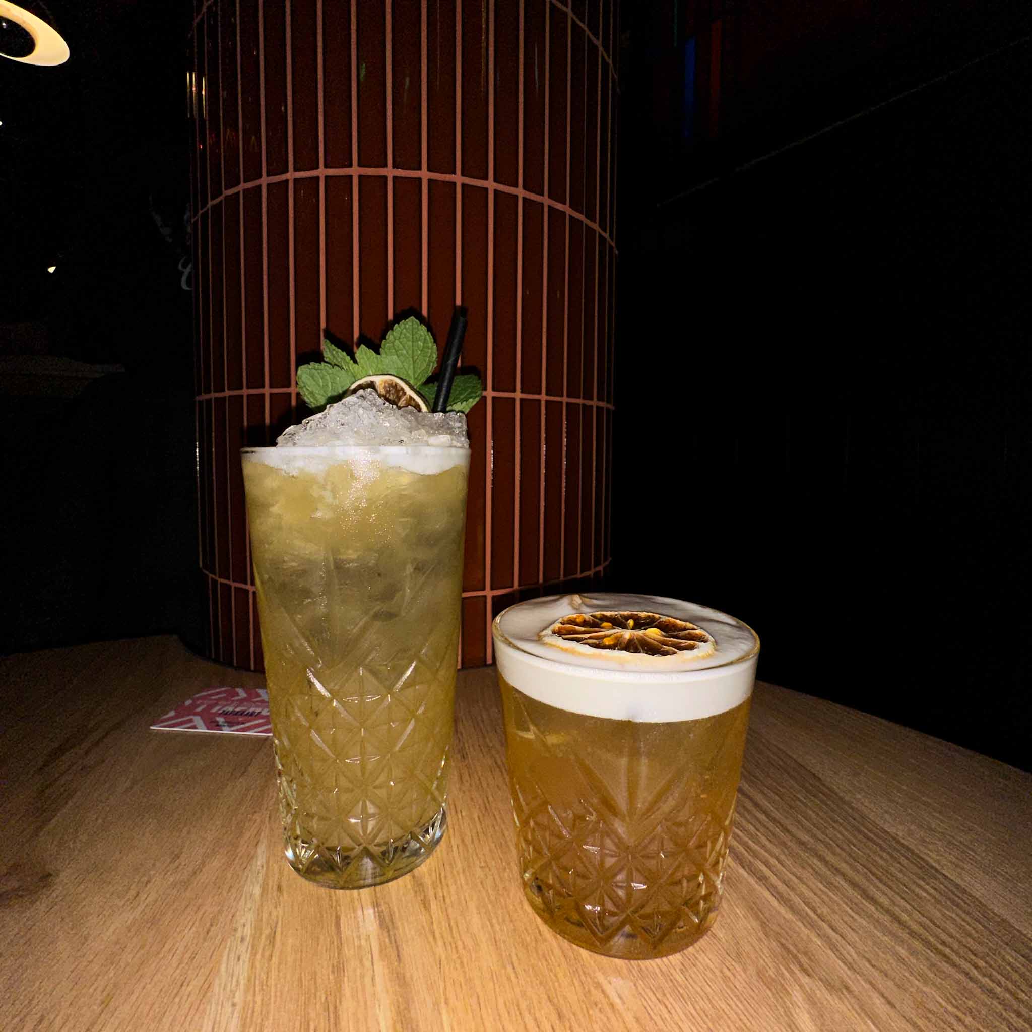 Cocktails drinken in Eindhoven. Cocktail Hotspots, Taphuys. Cocktailbar Eindhoven Brabant, speciaalbier en wijnen.
