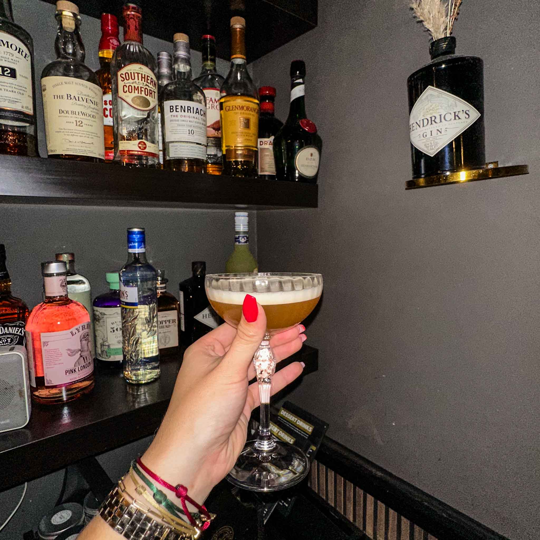Cocktails drinken in Roermond. Cocktail Hotspots, Bubbles & Bites. Cocktailbar Roermond Limburg