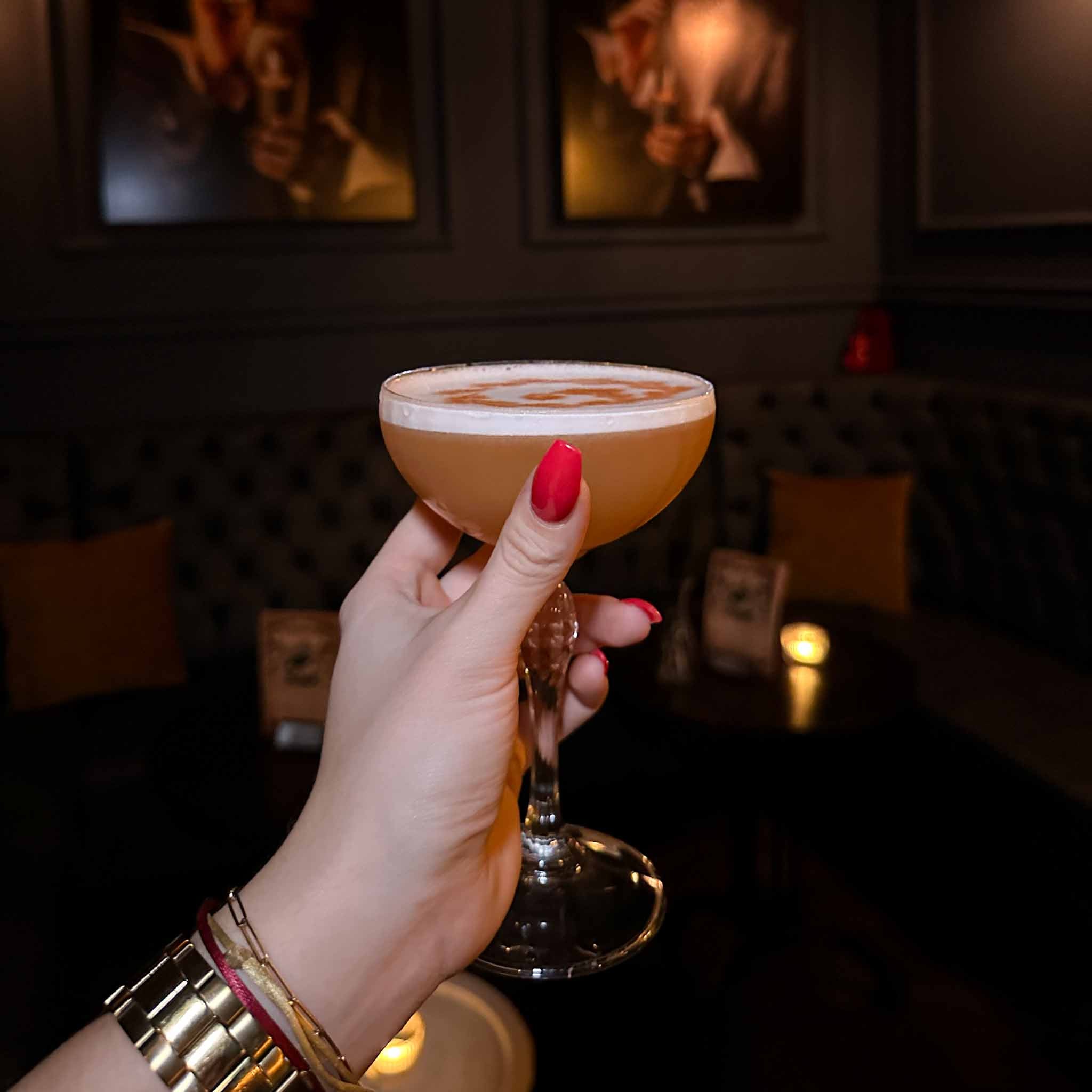 Cocktails drinken in Rotterdam. 
Cocktail Hotspots: Le flamant bleu
Cocktailbar speakeasy Rotterdam