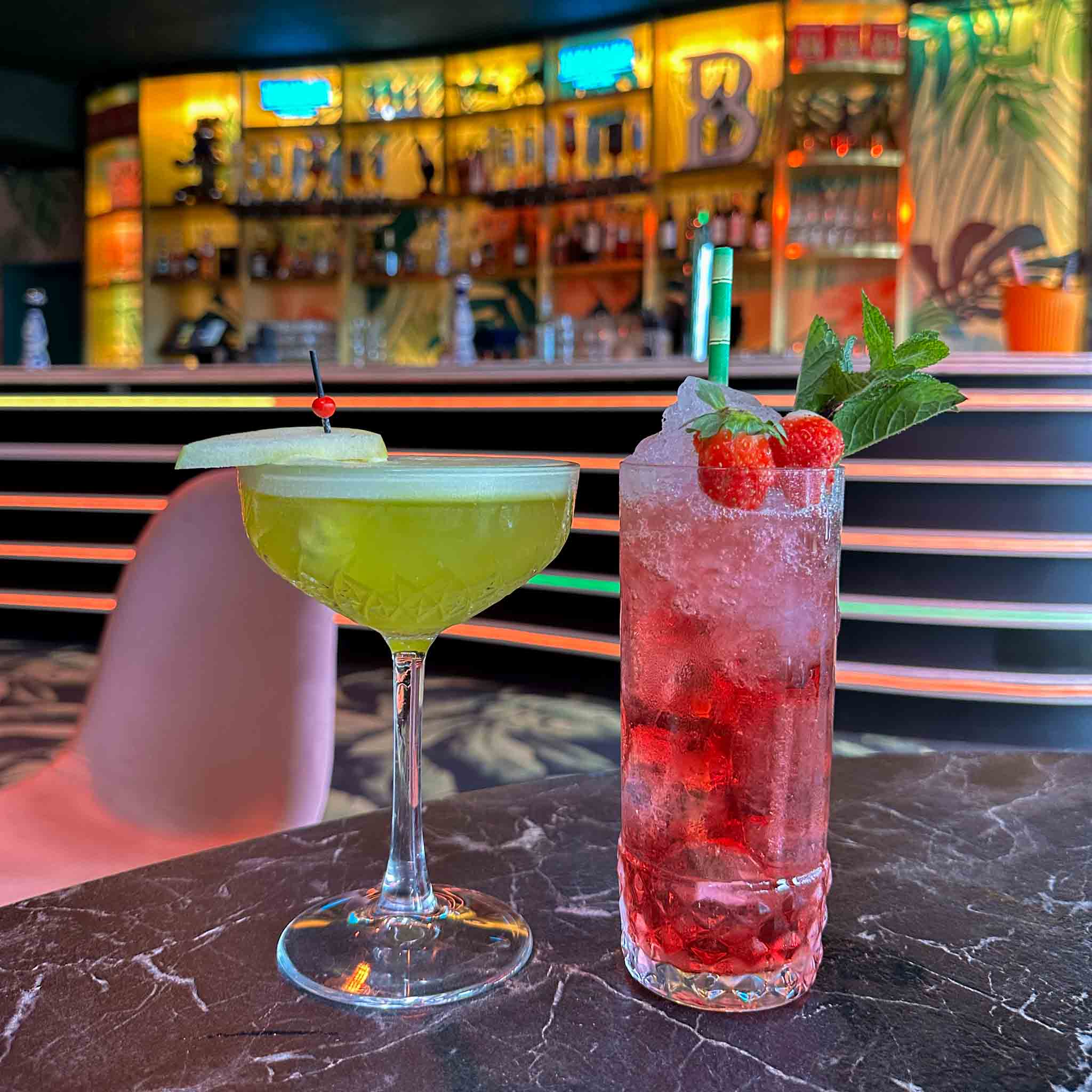 Cocktails drinken in Scheveningen. 
Cocktail Hotspots: Crazy Pianos
Cocktailbar in de badplaats 
