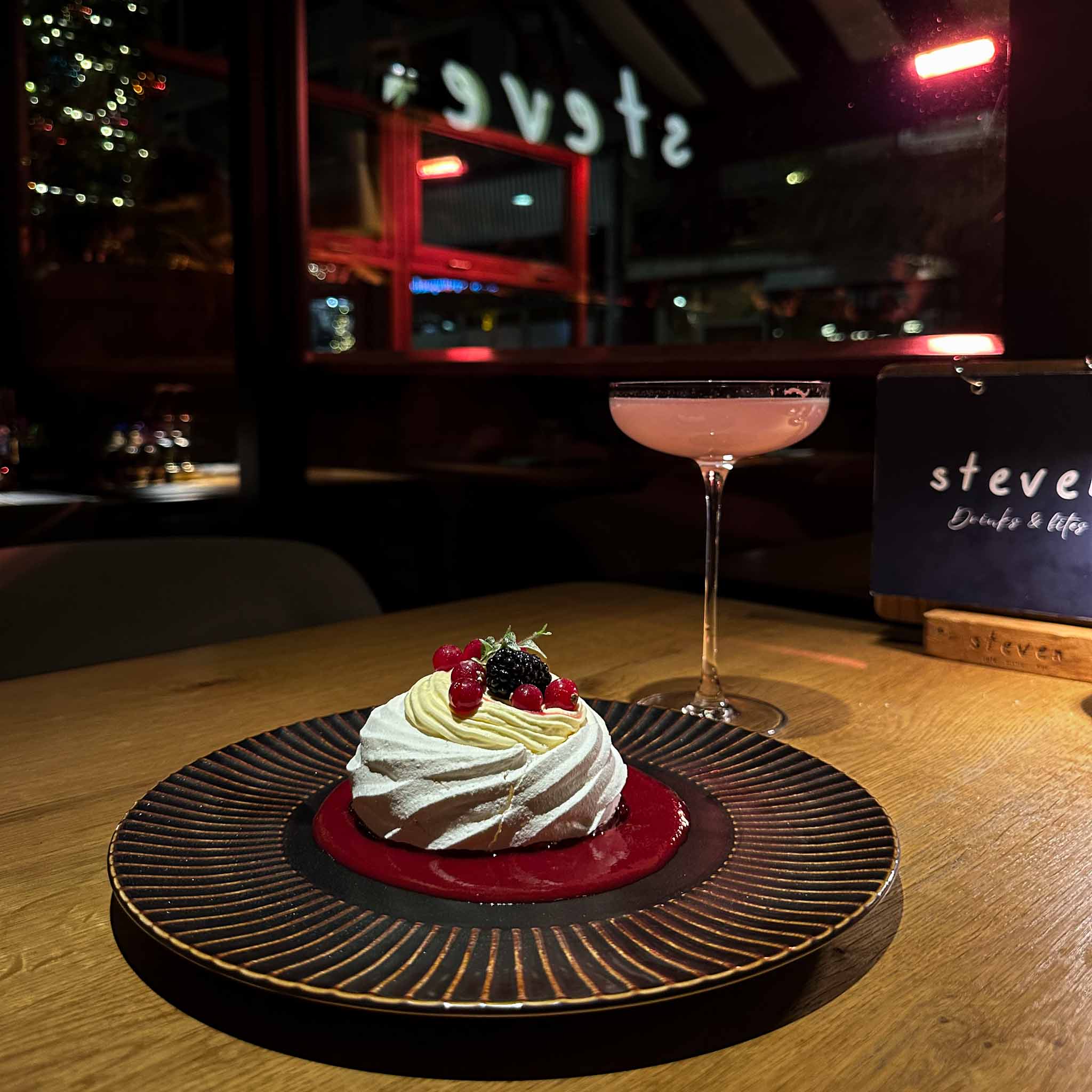 Cocktails drinken in Nijmegen. 
Cocktail Hotspots, Steven
Cocktailbar Nijmegen